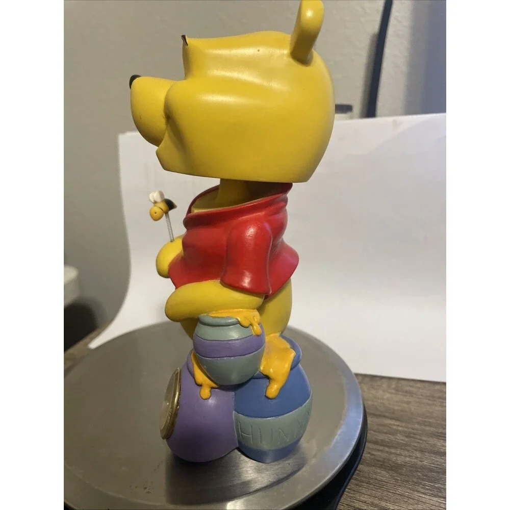 Vintage Winnie the Pooh Honey Pot Clock, Bumblebee Bobble Head